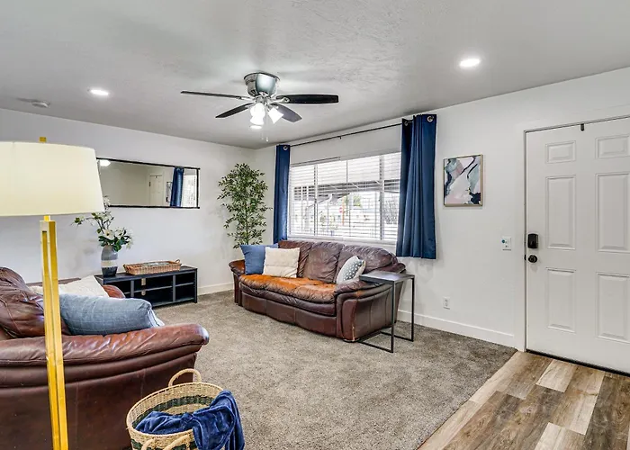 Holiday home Explore Gila Valley & Eac! Modern Thatcher