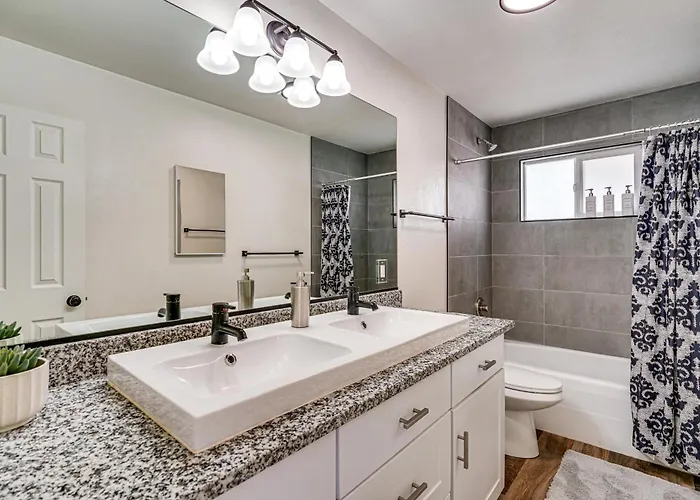 Explore Gila Valley & Eac! Modern