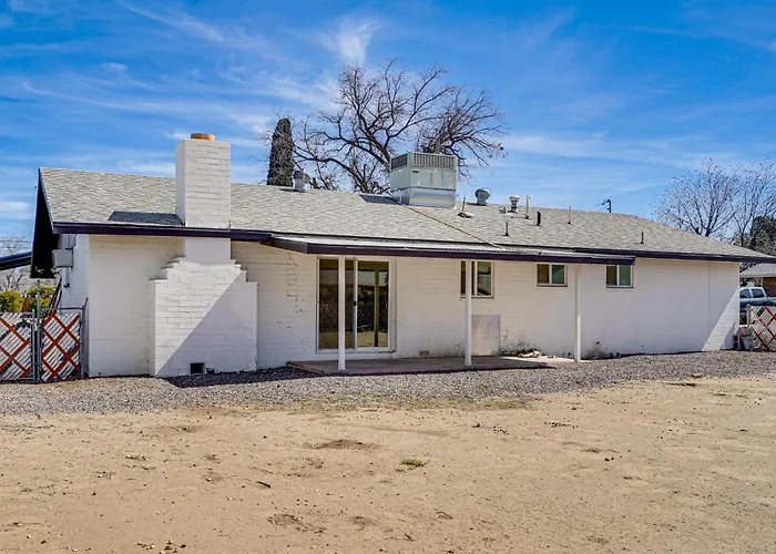 Explore Gila Valley & Eac! Modern